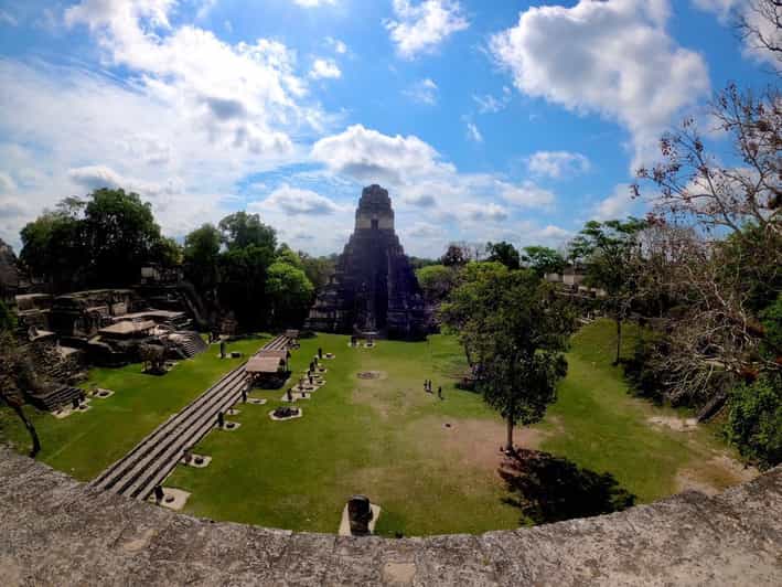 Tikal Tour Basico (incluye Transporte y Servicio de Guia)