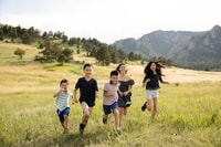 Scenic Mountain Photoshoot in Boulder, Colorado - Housity