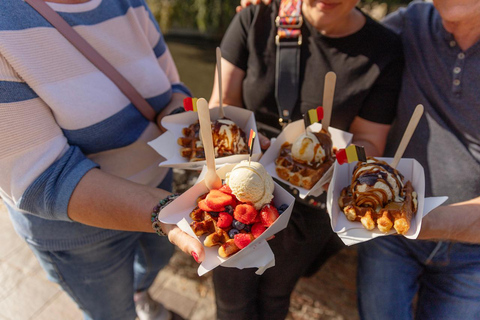 Brussels Private Food Tour: Waffles, Fries, Beer & History