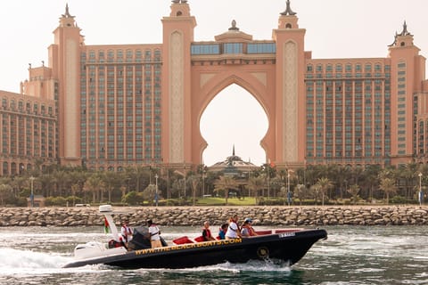 Dubai Marina: 1-Hour Luxury Sightseeing Speedboat Tour