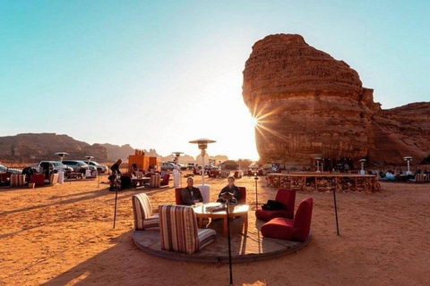 Al-'Ula: Hegra Winter's Edge e spedizione al tramonto nabateoAlUla: Hegra Winter's Edge &amp; Nabataean Sunset Expedition