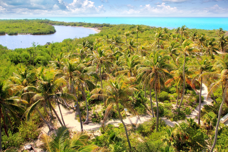 Expedición de Naturaleza de Día Completo a Isla Contoy e Isla Mujeres