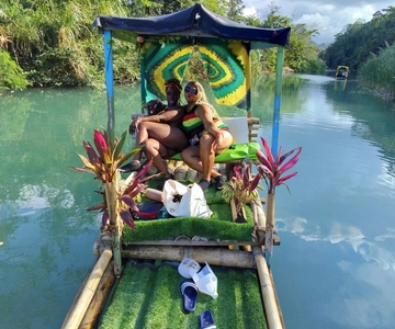Montego Bay: Rafting no rio Lethe com massagem em pedra calcária