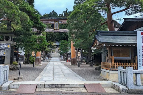 Excursão de meio dia: Carros alegóricos do festival de Takayama e ruas históricas