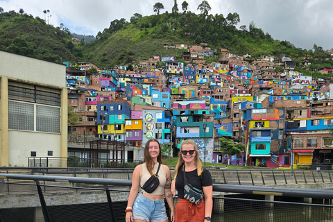 Medellin: Comuna 3 Constellations Graffity tour