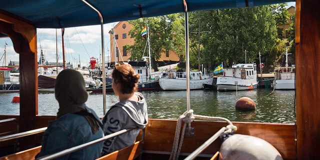 Stockholm: Classic Canal City Tour with Guide