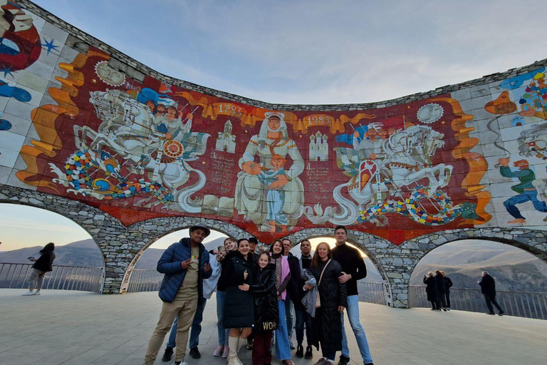 Excursión de 1 día a Kazbegi y Gudauri