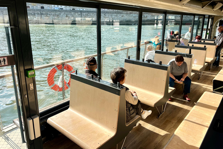 Paris: Seine River Sightseeing Cruise with Parisian Macaron Paris: Seine Day/Evening Cruise & Macaron Experience