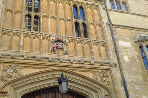 Jardines del Oxford College- incluye espacios cerrados al público