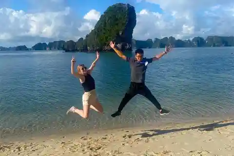 Hanoi: Descubre las joyas ocultas Crucero de 2 días a la bahía de Bai Tu Long
