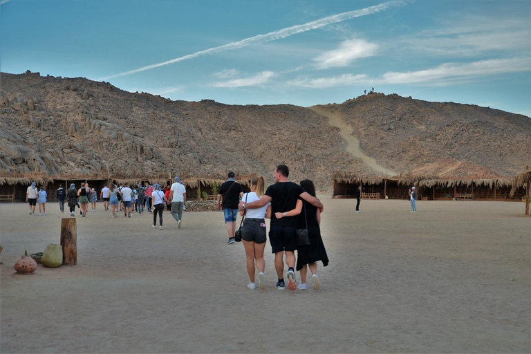 safari en jeep con paseo en camello, cena y espectáculoservicio de recogida del hotel en hurghada