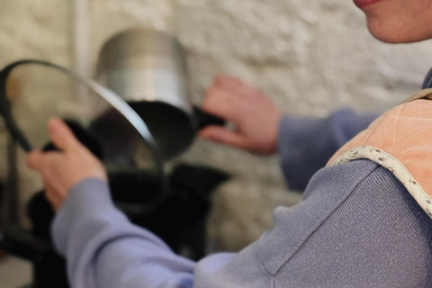 Warsaw: Soy Candle-Making Workshop with Custom Scents