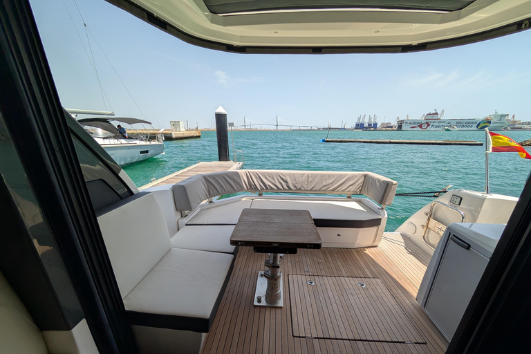 Cádiz: Bay of Cádiz Luxury Motor Boat Cruise