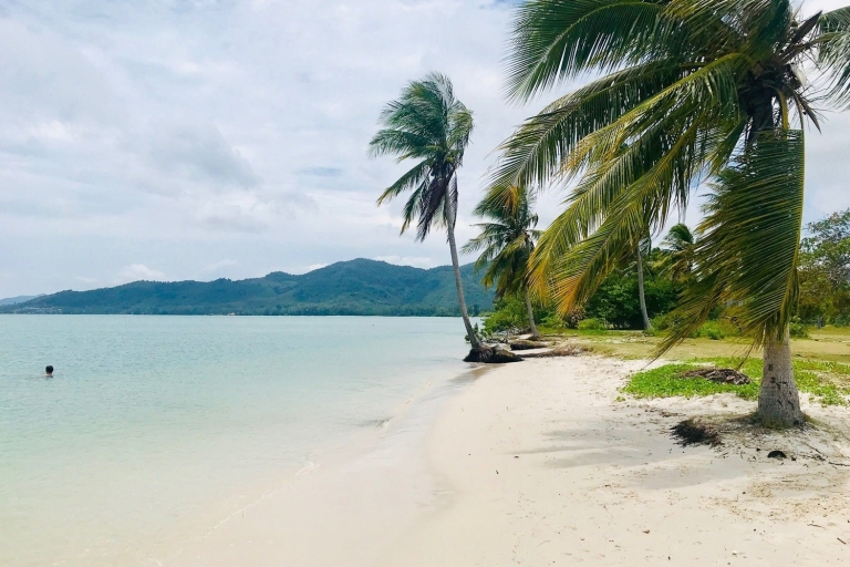 Baie de Phang Nga : sortie matinale sur l'île de James BondDepuis Khaolak : excursion sur l'île de James Bond