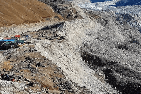 رحلة مدتها 11 يوماً إلى معسكر قاعدة إيفرست