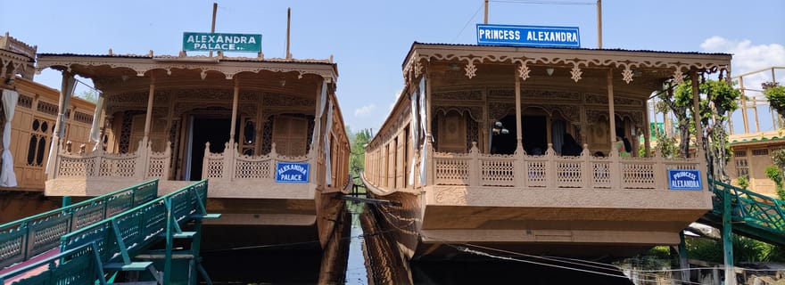 Forfait de 3 jours en péniche au Cachemire