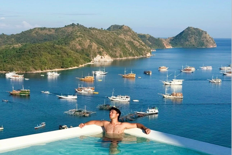 Labuan Bajo: 2 Day Komodo Trip & LoccalCollection Hotel Stay