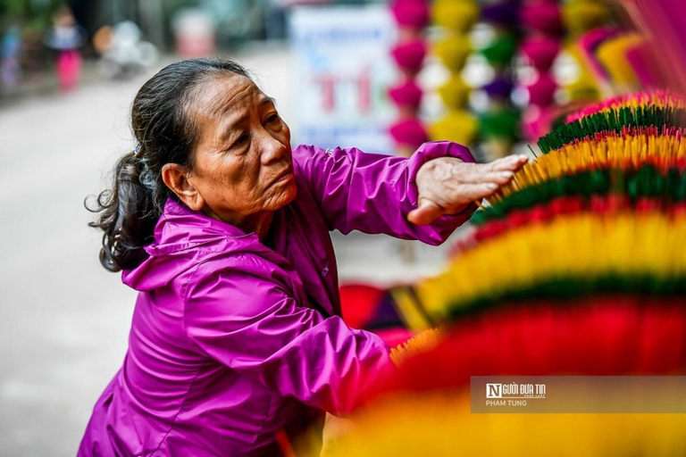 Desde Hue : Tour de la ciudad de un día completo con viaje en barco y almuerzoGrupo pequeño