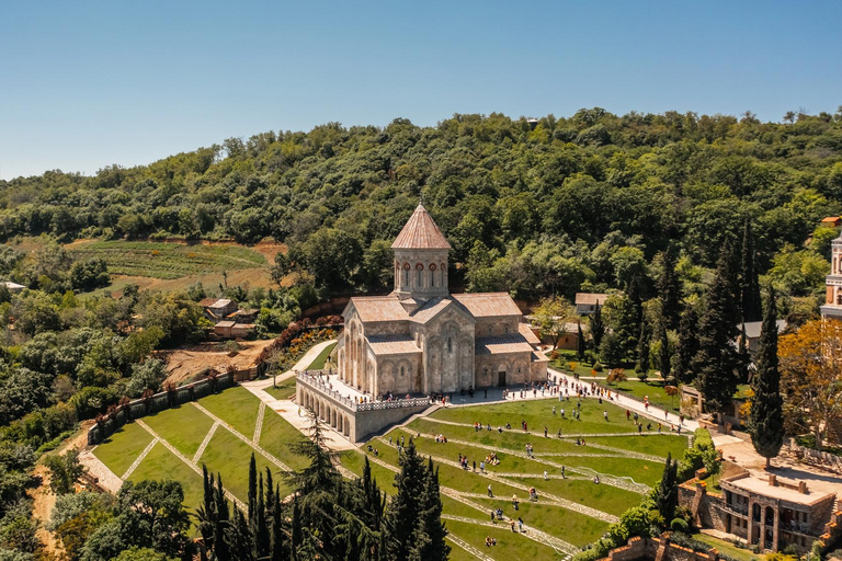 From Tbilisi: Kakheti, Sighnaghi & Winery Tour with Lunch Private Kakheti, Sighnaghi & Winery Tour with Lunch