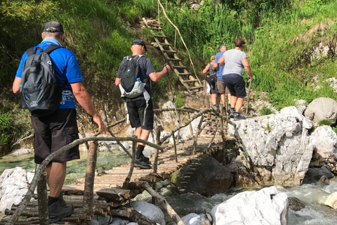 Vanuit Tirana/Durres: Ontdek Theth, de waterval en het blauwe oog