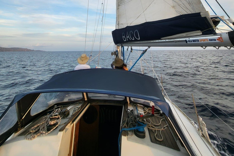 Halvdag: Segling, snorkling och stand up paddle.Halvdag: Segling, snorkling och ståpaddling.