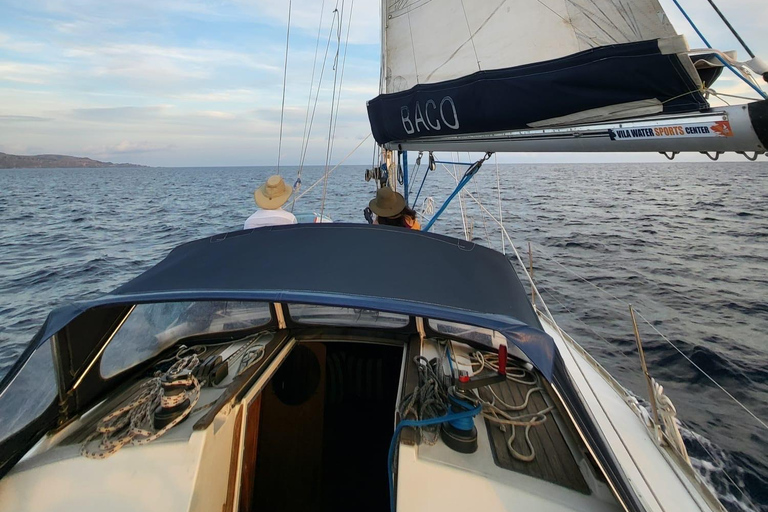 Halvdag: Segling, snorkling och stand up paddle.Halvdag: Segling, snorkling och ståpaddling.