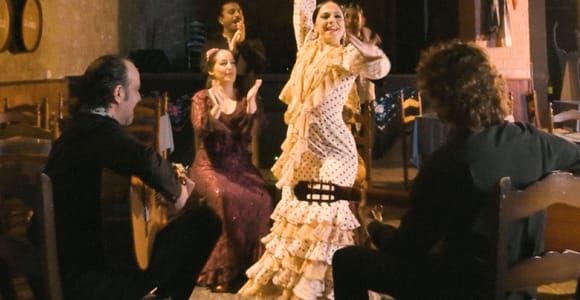 Jerez: Flamenco Show and Menú at Tablao Puro Arte