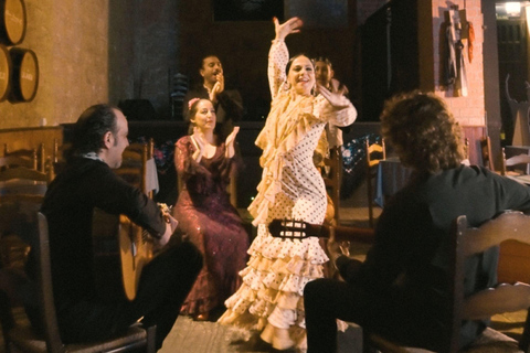 Jerez: Spettacolo di flamenco+menù facoltativo al Tablao Puro Arte 202520:30 Spettacolo con cena a base di tapas