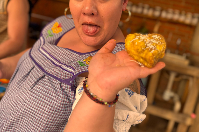 Oaxaca: Cooking Class with Market Tour and Mezcal Tasting