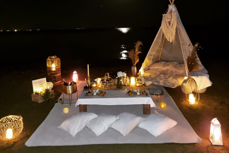 PICNIC DI LUSSO SULLA SPIAGGIA DI CIPRO