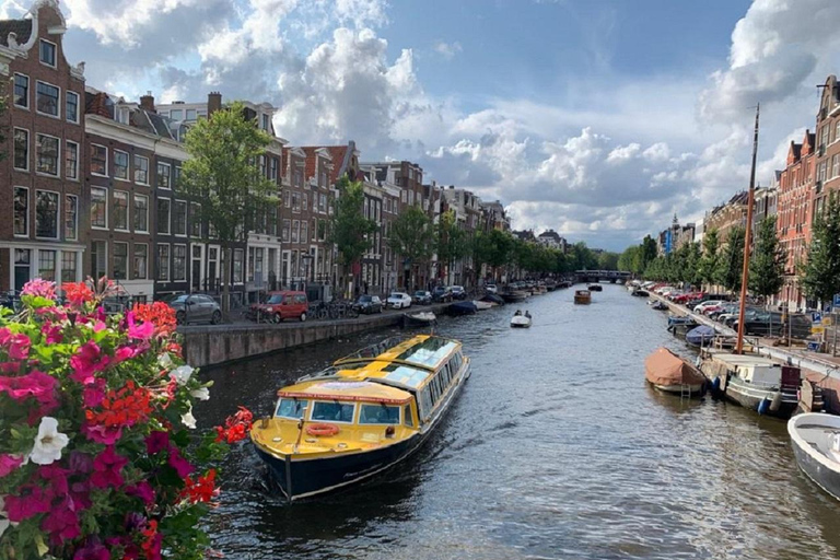 Amsterdam: Canal Cruise with Audio Guide