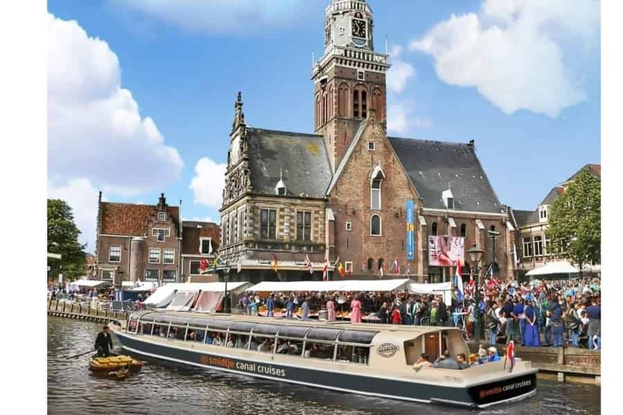Alkmaar: Bootsfahrt ab dem Käsemarkt. Foto: GetYourGuide