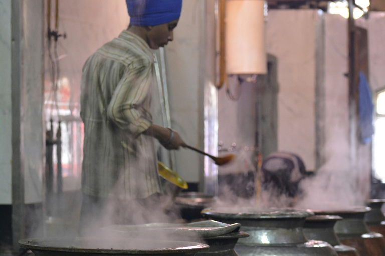 Delhi: Gurudwara Bangla Sahib Führung mit AbholungDelhi: Führung durch Gurudwara Bangla Sahib mit Abholung