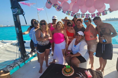 Cancun - Isla Mujeres Katamaranresa till Isla Mujeres, öppen bar och lunchbuffé