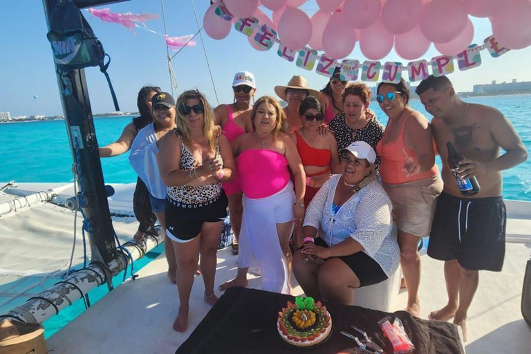 Cancun - Isla Mujeres Katamaranresa till Isla Mujeres, öppen bar och lunchbuffé