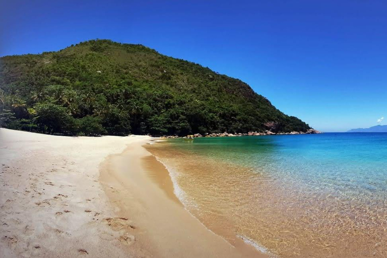 Ilha Grande: 360° Circumnavigation Speed Boat Tour - 8h