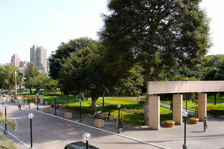 Panoramic tour of Lima