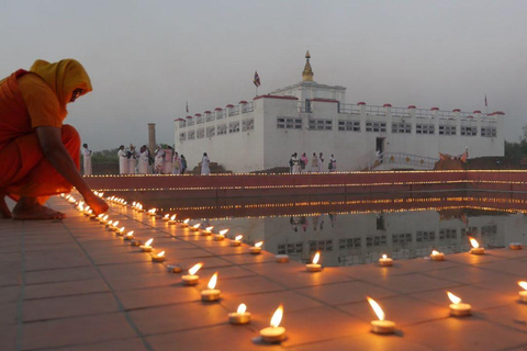 Van Kathmandu: 3-daagse tour naar Lumbini met 5 * hotel