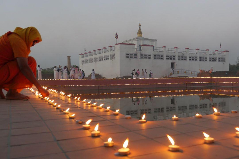 Van Kathmandu: 3-daagse tour naar Lumbini met 5 * hotel