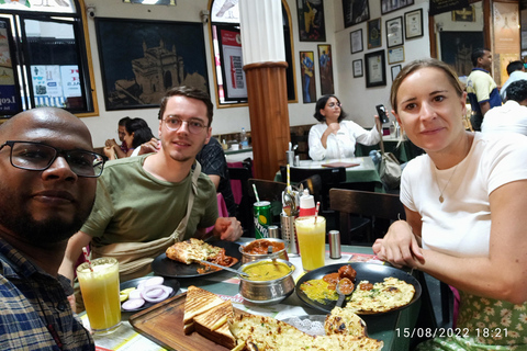 Mumbai erleben: Exklusive Tag/Nacht Tour mit feinem EssenEntdecke Mumbai: Private Tag- oder Nachttour ohne Essen