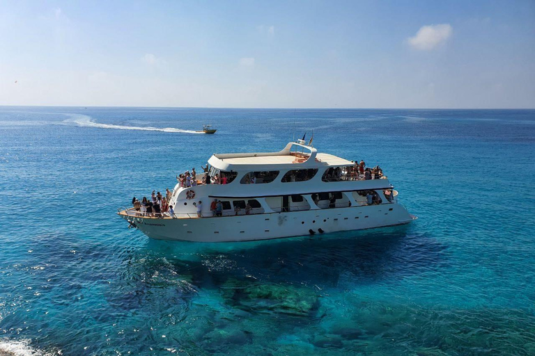 Pernera : Croisière SUNSET sur un yacht de luxe avec dîner et boissonsCroisière au coucher du soleil avec point de rendez-vous à l&#039;embarcadère de Protaras