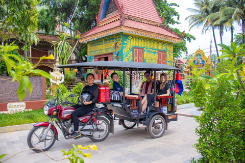 Siem Reap: Khmer Water Blessing by Monk and Lotus Farm Visit