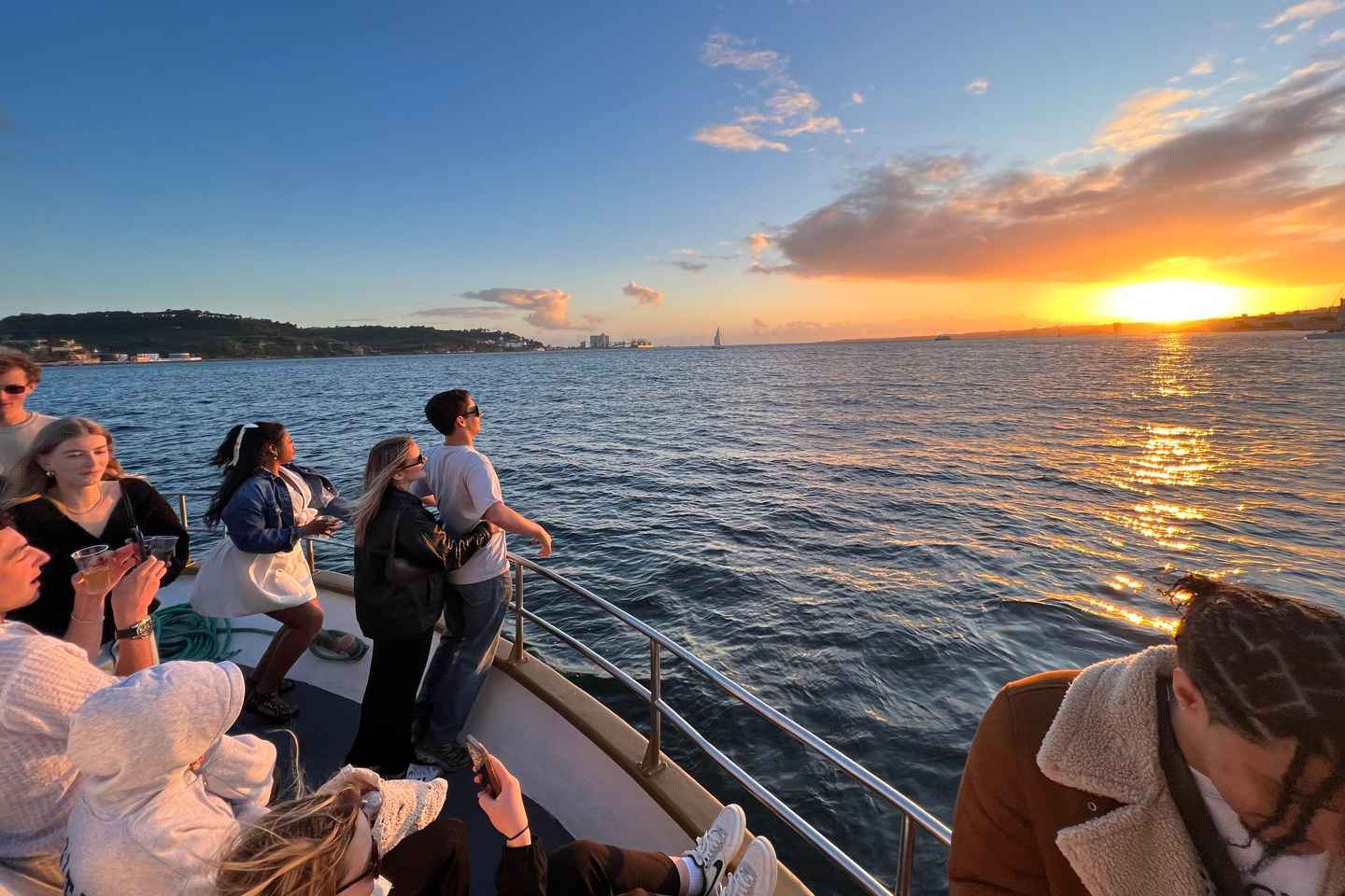 Lisbon: Tagus River Cruise to the Ocean & Dolphin Watching