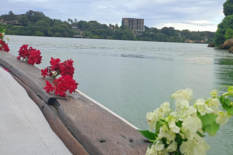 Mombasa : Croisière en boutre au coucher du soleil