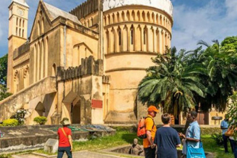 Zanzibar: las Jozani, farmy przypraw i wycieczka po Stone TownZanzibar: Las Jozani, plantacje przypraw i wycieczka po Stone Town