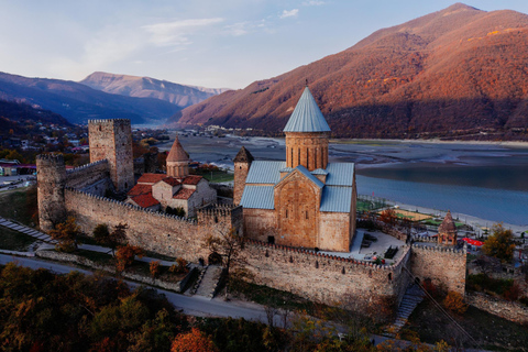 Tbilisi: Kazbegi and Juta Private Day Trip with Pickup
