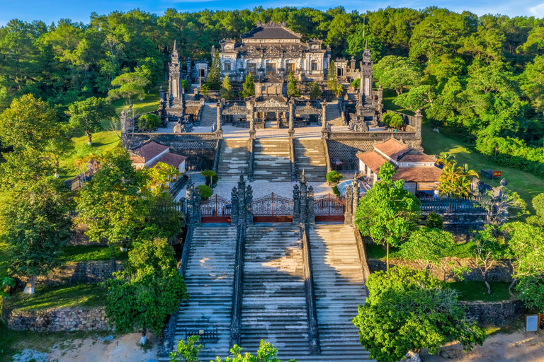 Tour de la ciudad de Hue en coche privado: Ver Tumbas Reales y Más