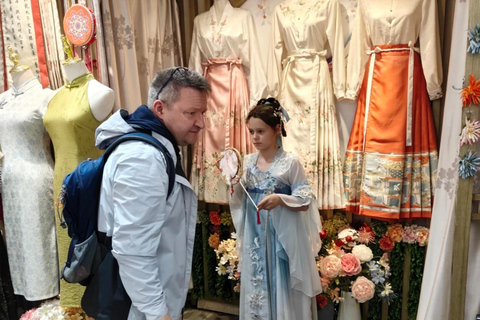 Hangzhou: Traditional Makeover & Photoshoot Experience