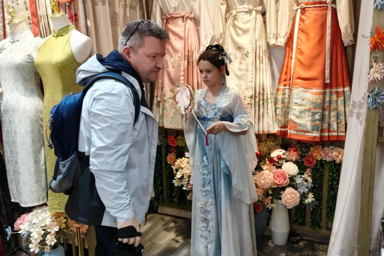 Hangzhou: Traditional Makeover & Photoshoot Experience