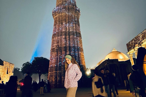 Delhi by Night: Private 3-Hour Luxury Car Tour Tour with a Guide Service Only